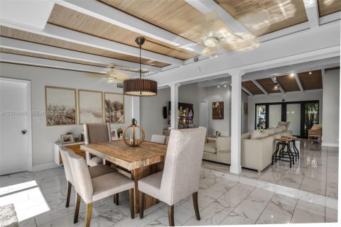 Casa en venta en Fort Lauderdale, Florida, 4 dormitorios, 180.51 m2 № 2076569 - foto 12