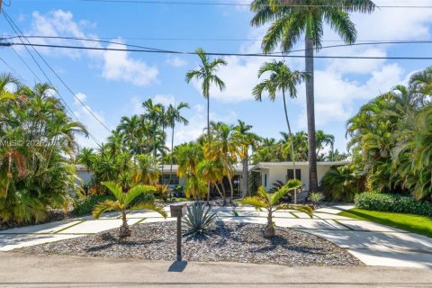 Casa en Fort Lauderdale, Florida 4 dormitorios, 180.51 m2 № 2076569