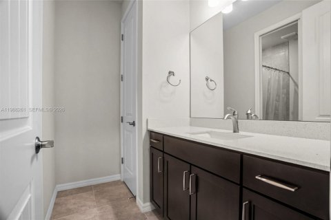 Adosado en venta en Lake Worth, Florida, 3 dormitorios, 176.05 m2 № 2062652 - foto 25