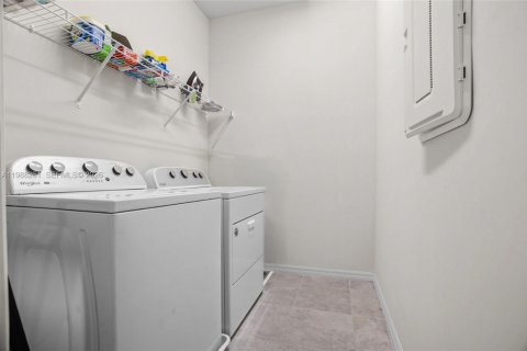 Adosado en venta en Lake Worth, Florida, 3 dormitorios, 176.05 m2 № 2062652 - foto 28