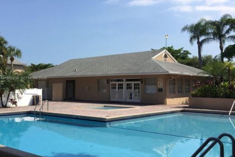 Condominio en alquiler en Pembroke Pines, Florida, 2 dormitorios, 79.34 m2 № 2010604 - foto 12