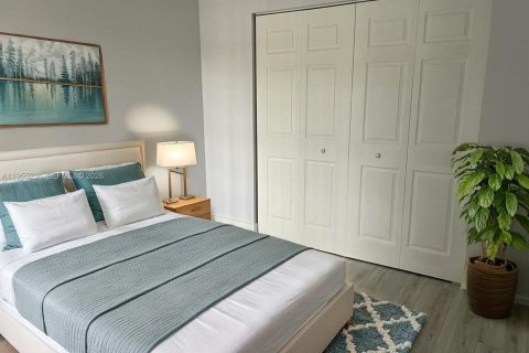 Condominio en alquiler en Pembroke Pines, Florida, 2 dormitorios, 79.34 m2 № 2010604 - foto 6