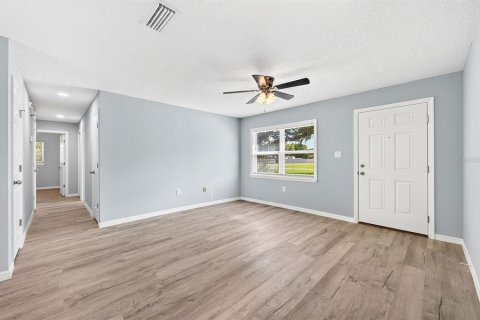 Villa ou maison à vendre à Fruitland Park, Floride: 3 chambres, 95.32 m2 № 2386027 - photo 23