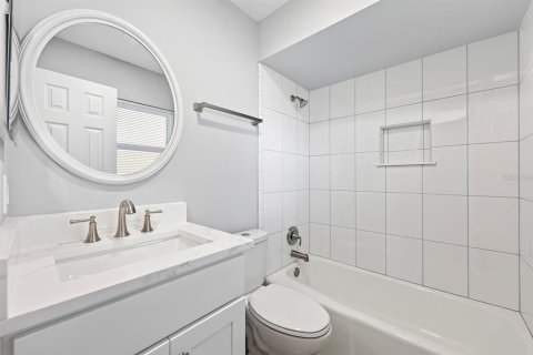 Villa ou maison à vendre à Fruitland Park, Floride: 3 chambres, 95.32 m2 № 2386027 - photo 11