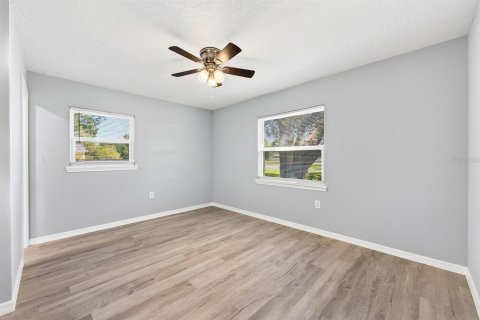 Villa ou maison à vendre à Fruitland Park, Floride: 3 chambres, 95.32 m2 № 2386027 - photo 26