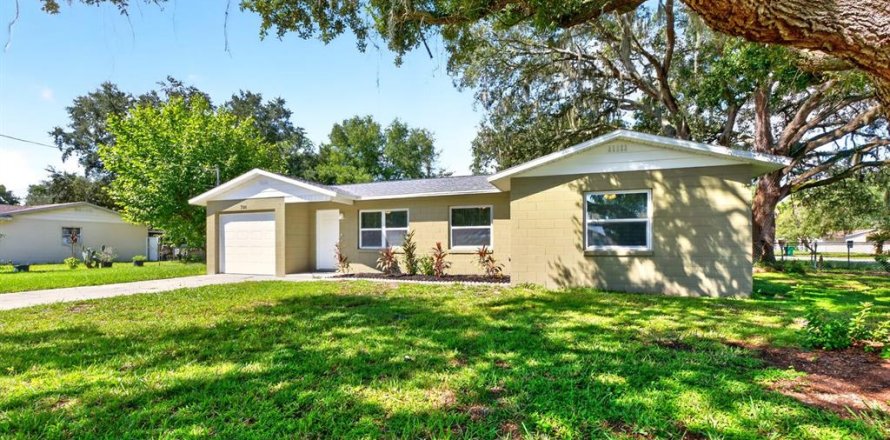 Villa ou maison à Fruitland Park, Floride 3 chambres, 95.32 m2 № 2386027