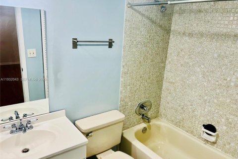 Condominio en venta en Plantation, Florida, 2 dormitorios, 112.41 m2 № 1990573 - foto 15