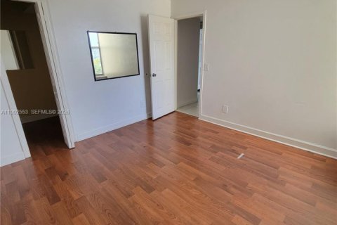 Copropriété à louer à North Miami, Floride: 2 chambres, 89.46 m2 № 2059313 - photo 7