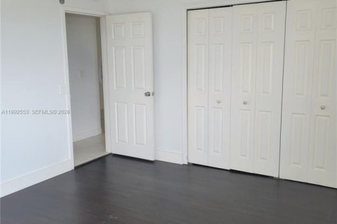 Copropriété à louer à North Miami, Floride: 2 chambres, 89.46 m2 № 2059313 - photo 10
