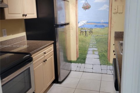 Copropriété à louer à North Miami, Floride: 2 chambres, 89.46 m2 № 2059313 - photo 13