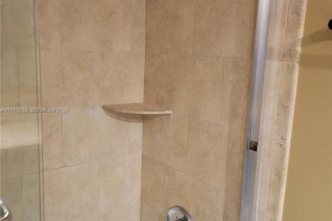 Copropriété à louer à North Miami, Floride: 2 chambres, 89.46 m2 № 2059313 - photo 8