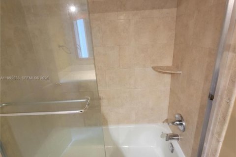 Copropriété à louer à North Miami, Floride: 2 chambres, 89.46 m2 № 2059313 - photo 5