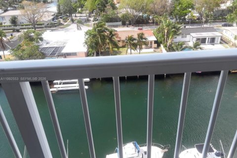 Condo à North Miami, Floride, 2 chambres  № 2059313