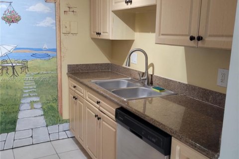 Copropriété à louer à North Miami, Floride: 2 chambres, 89.46 m2 № 2059313 - photo 15