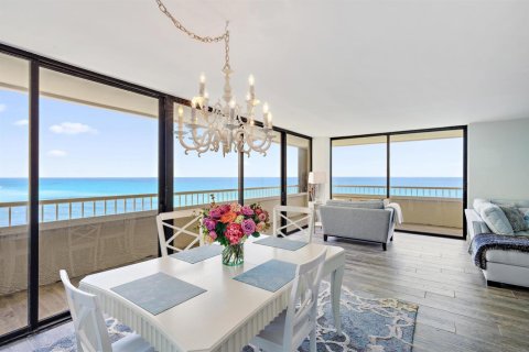 Condo in Riviera Beach, Florida, 2 bedrooms № 2240705 - photo 9