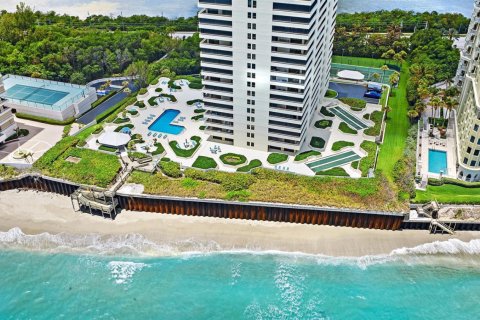 Condo in Riviera Beach, Florida, 2 bedrooms № 2240705 - photo 27