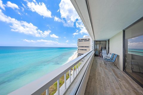 Condo in Riviera Beach, Florida, 2 bedrooms № 2240705 - photo 15