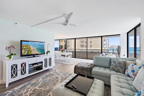 Condo in Riviera Beach, Florida, 2 bedrooms № 2240705 - photo 12