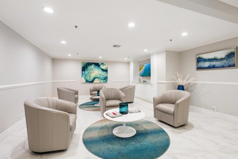Condo in Riviera Beach, Florida, 2 bedrooms № 2240705 - photo 4