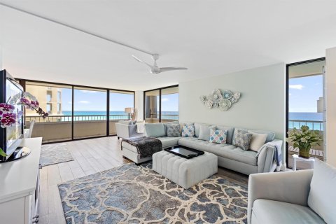 Condo in Riviera Beach, Florida, 2 bedrooms № 2240705 - photo 11