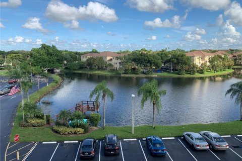 Condo in Plantation, Florida, 2 bedrooms  № 1971633 - photo 17