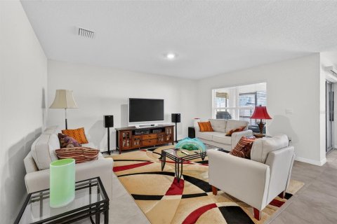 Casa en venta en Wildwood, Florida, 3 dormitorios, 154.59 m2 № 2196987 - foto 12