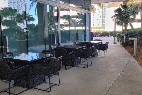 Condominio en venta en Miami, Florida, 2 dormitorios, 112.23 m2 № 1861472 - foto 16