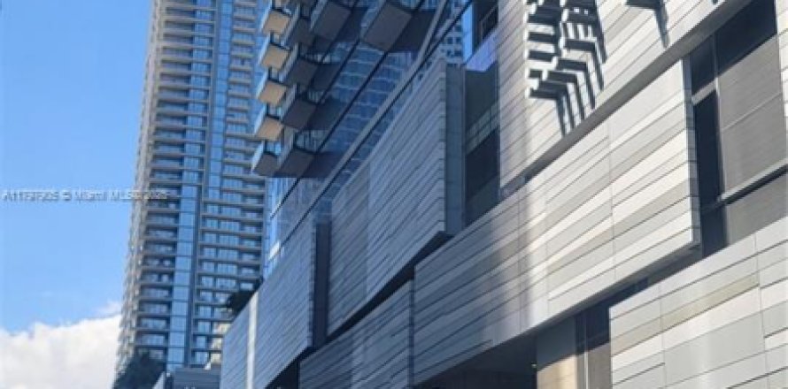 Condominio en Miami, Florida, 2 dormitorios  № 1861472