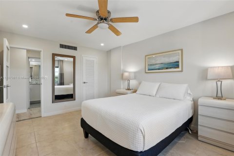 Condominio en venta en Oakland Park, Florida, 1 dormitorio, 63.17 m2 № 1696585 - foto 18