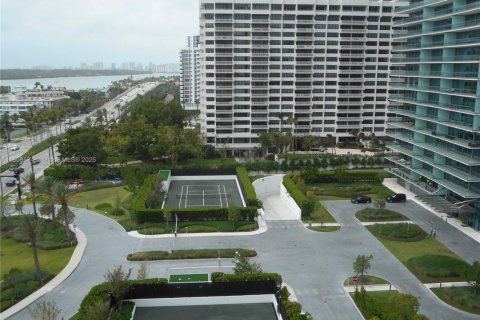 Condo in Bal Harbour, Florida, 1 bedroom  № 1859113 - photo 2