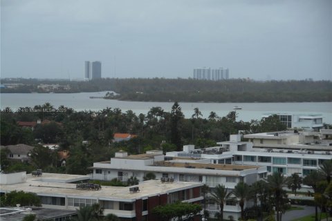 Condo in Bal Harbour, Florida, 1 bedroom  № 1859113 - photo 6