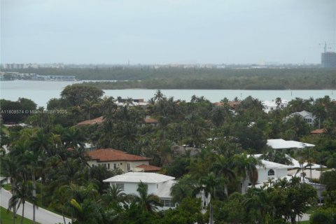 Condo in Bal Harbour, Florida, 1 bedroom  № 1859113 - photo 7