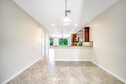 Townhouse in West Palm Beach, Florida 3 bedrooms, 167.87 sq.m. № 2084048 - photo 6