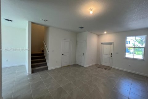 Снять в аренду таунхаус в Майами, Флорида 3 спальни, 134.06м2, № 1986773 - фото 11