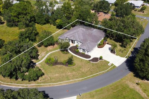 House in Inverness, Florida 4 bedrooms, 324.51 sq.m. № 2388133 - photo 2