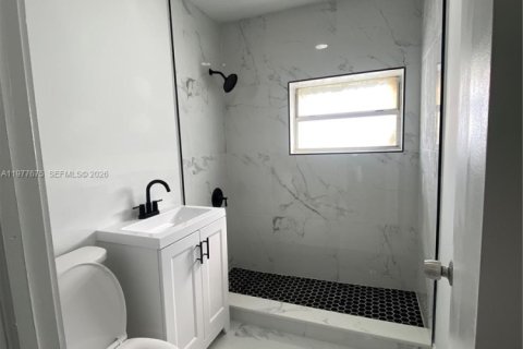 Villa ou maison à louer à Miami, Floride: 3 chambres, 175.59 m2 № 2155119 - photo 3