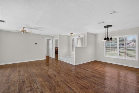 Villa ou maison à vendre à Mount Dora, Floride: 3 chambres, 177.26 m2 № 2324038 - photo 14