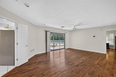 Villa ou maison à vendre à Mount Dora, Floride: 3 chambres, 177.26 m2 № 2324038 - photo 10