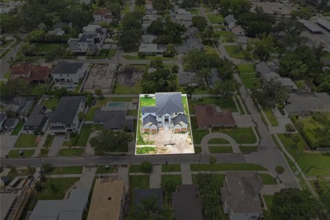 House in Tampa, Florida 5 bedrooms, 547.66 sq.m. № 2302383 - photo 9