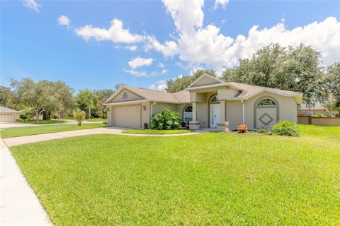 House in Port Orange, Florida 3 bedrooms, 158.21 sq.m. № 1838843 - photo 1