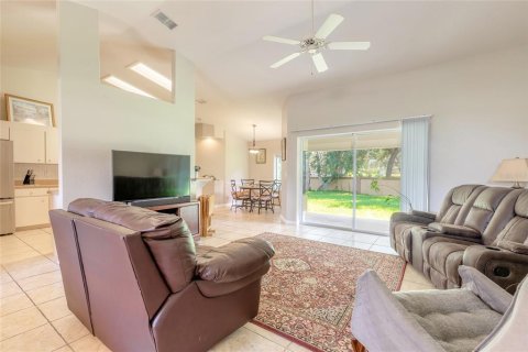 House in Port Orange, Florida 3 bedrooms, 158.21 sq.m. № 1838843 - photo 11