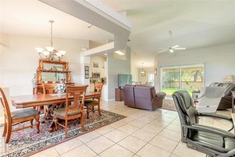 House in Port Orange, Florida 3 bedrooms, 158.21 sq.m. № 1838843 - photo 7