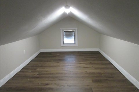 House in Saint Petersburg, Florida 3 bedrooms, 115.94 sq.m. № 2303190 - photo 18