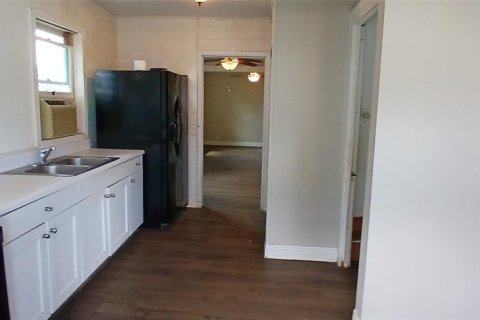 House in Saint Petersburg, Florida 3 bedrooms, 115.94 sq.m. № 2303190 - photo 11
