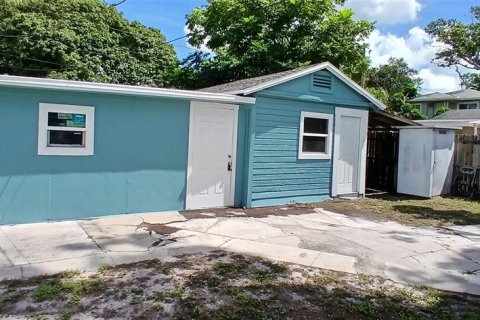 House in Saint Petersburg, Florida 3 bedrooms, 115.94 sq.m. № 2303190 - photo 21