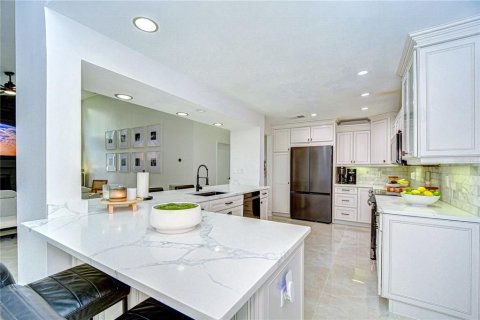 Casa en venta en Tampa, Florida, 4 dormitorios, 255.85 m2 № 1835860 - foto 25