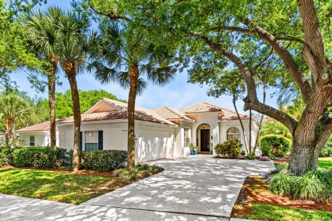 House in Delray Beach, Florida 3 bedrooms, 185.8 sq.m. № 2247806