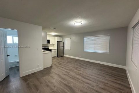 Immobilier commercial à vendre à Fort Lauderdale, Floride: 248.33 m2 № 2031982 - photo 6