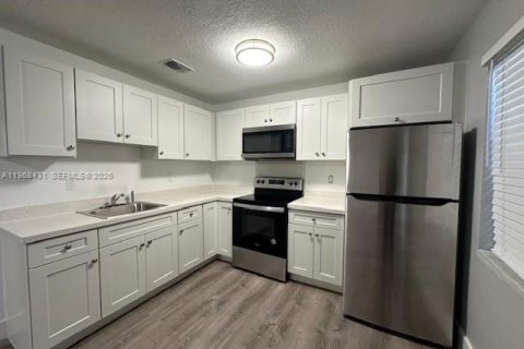 Immobilier commercial à vendre à Fort Lauderdale, Floride: 248.33 m2 № 2031982 - photo 11