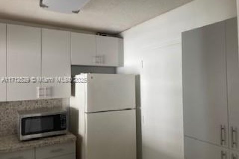 Купить кондоминиум в Майами-Бич, Флорида 1 спальня, 60.76м2, № 1726904 - фото 8
